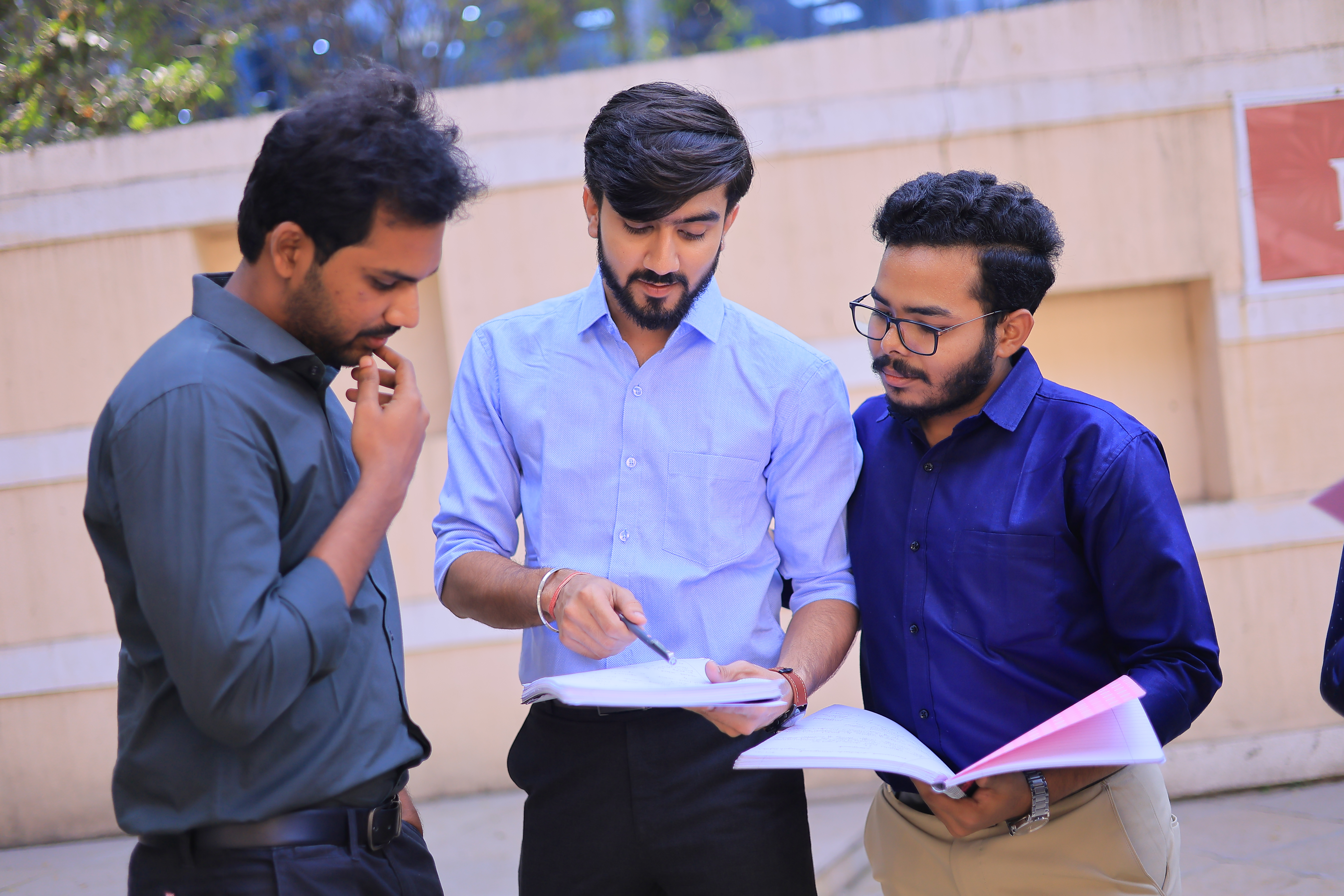 Leadership in large-scale project management